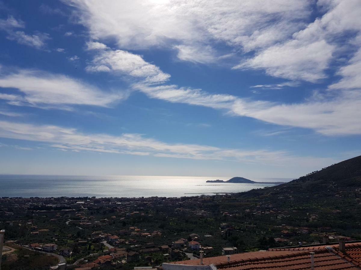 Villa La Dimora Di Ares Formia Exterior foto
